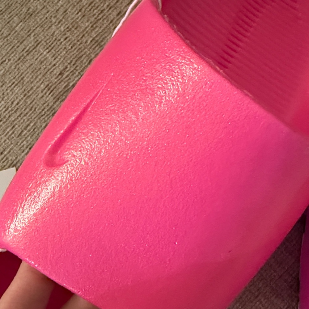The A'ja Wilson x Nike Calm Slide Hyper Pink NIB - Picture 6 of 6